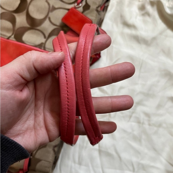 Coach - Picture 4 of 4